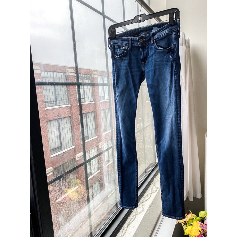 Skinny jeans